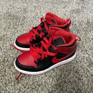 Nike Kids Black and Red Sneakers